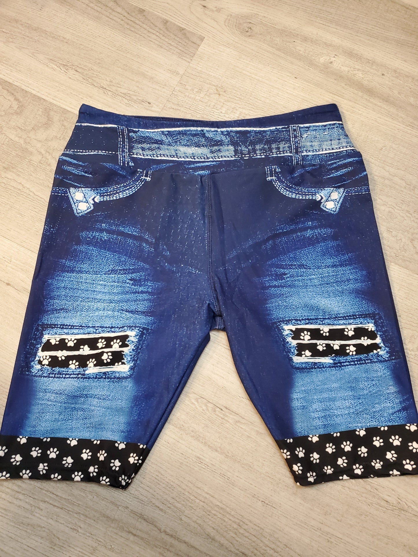 Peek A Boo Paw Jegging Shorts, Hyper Stretch, Extra Soft, Yoga Band