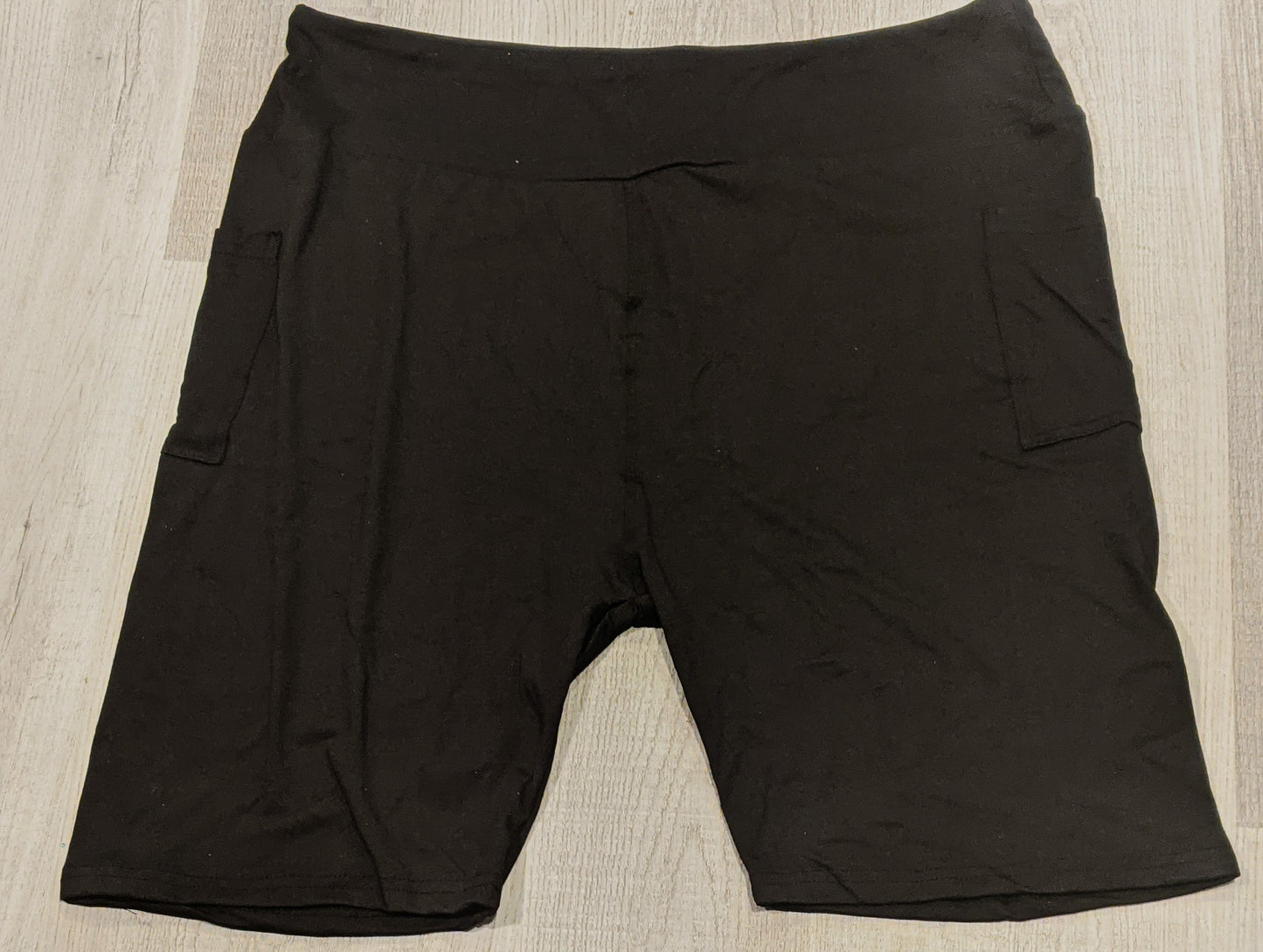 Black Biker Short w/ Pockets, Extra Soft, Yoga Band