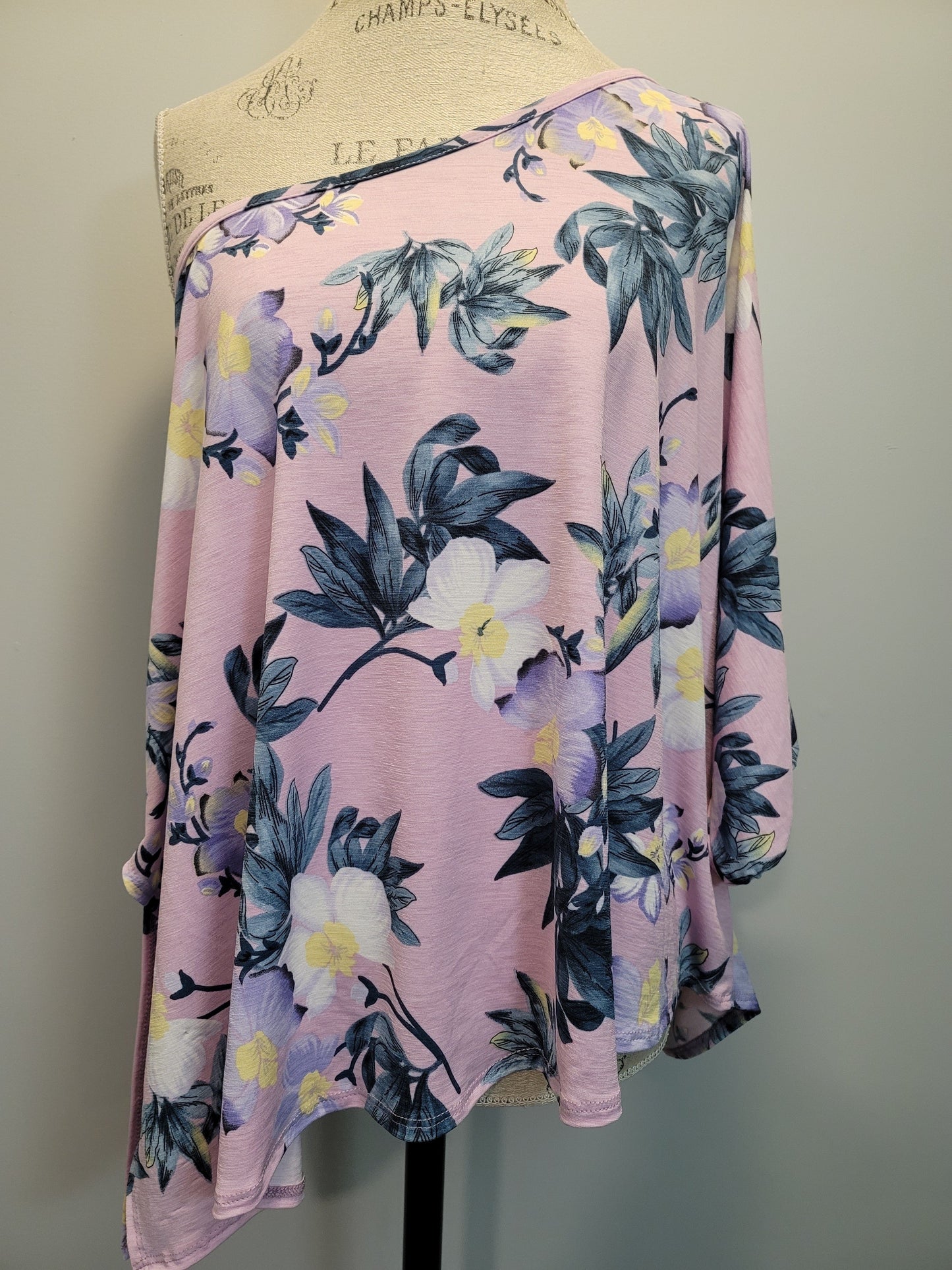 Plus Only, Half Kimono Asymmetrical One Shoulder Floral Top