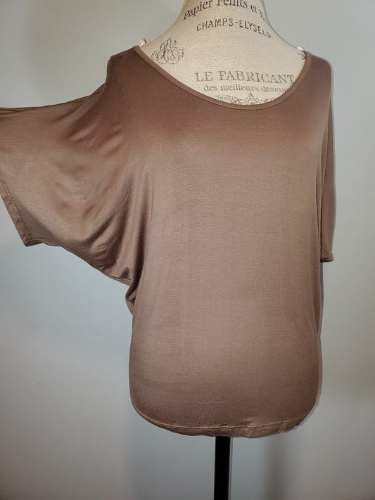 LAST MEDIUM Stretchy Mocha Bat Wing Sleeve Form Fitting Top