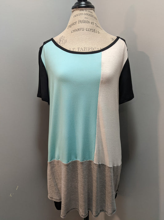 Long Block Design Tunic, Dolphin Hemline, Black Back, Runs Big