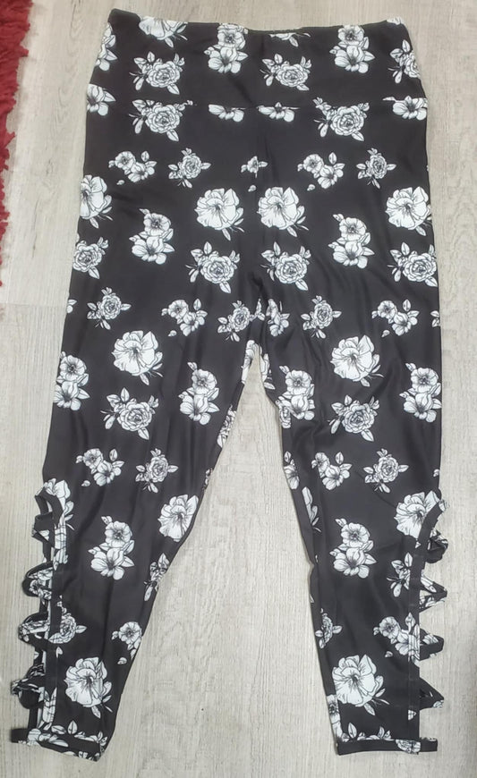 Black and White Floral Capri with Criss Cross on Side of Calf.  Yoga Band, Very Soft and Stretchy!