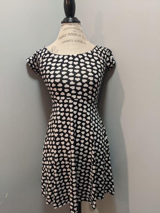 Stretchy Heart Dress in Black and White, Scoop Neckline