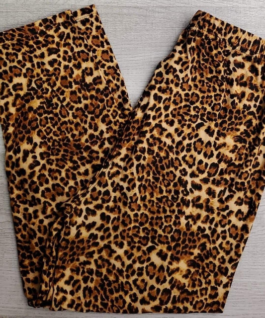 Beautiful Soft Leopard CAPRI, Extremely Soft, Hyper Stretch, Elastic Band!