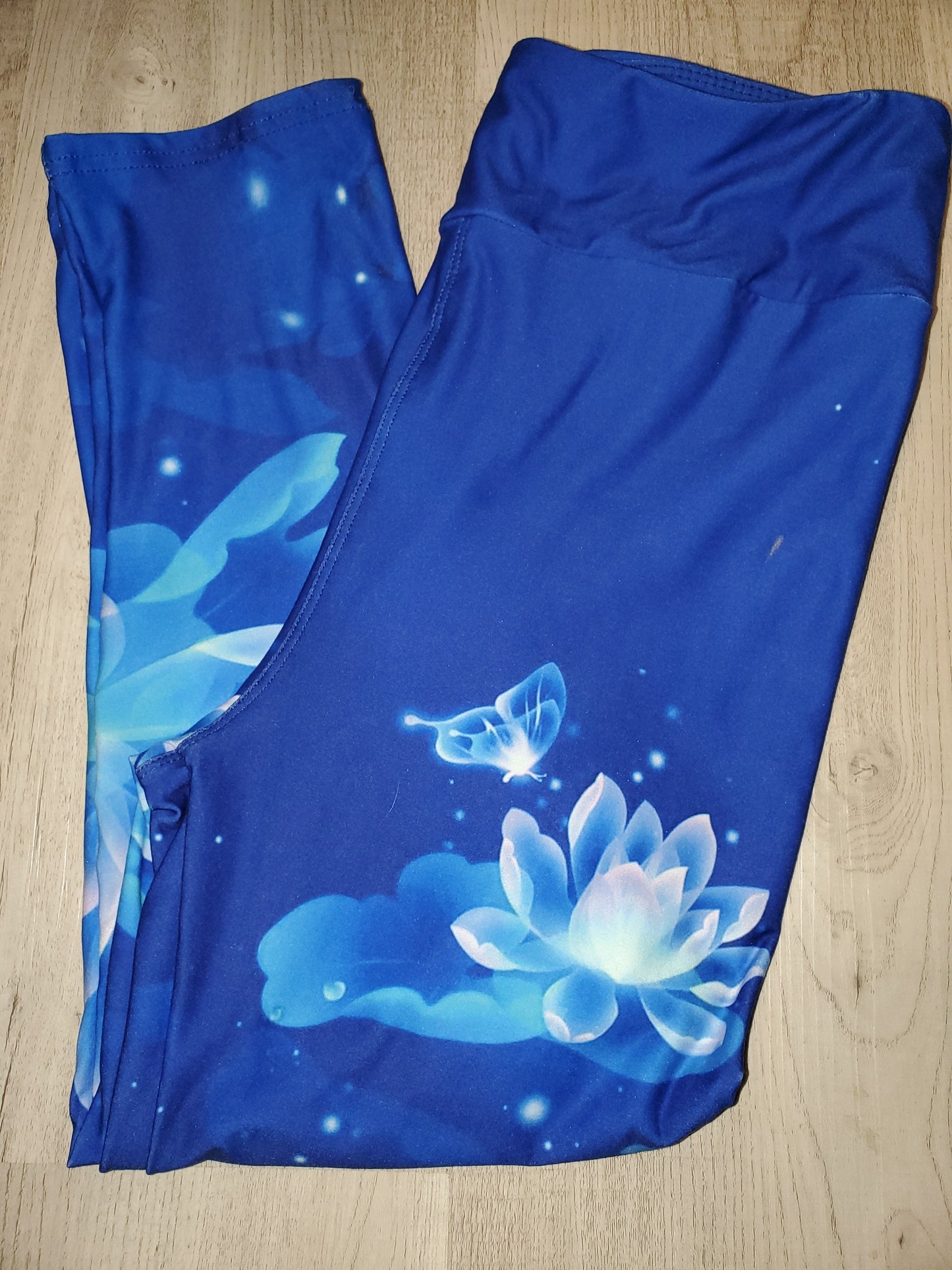 Stunning Water Lillies CAPRI.  Yoga Band, Very Soft and Stretchy!