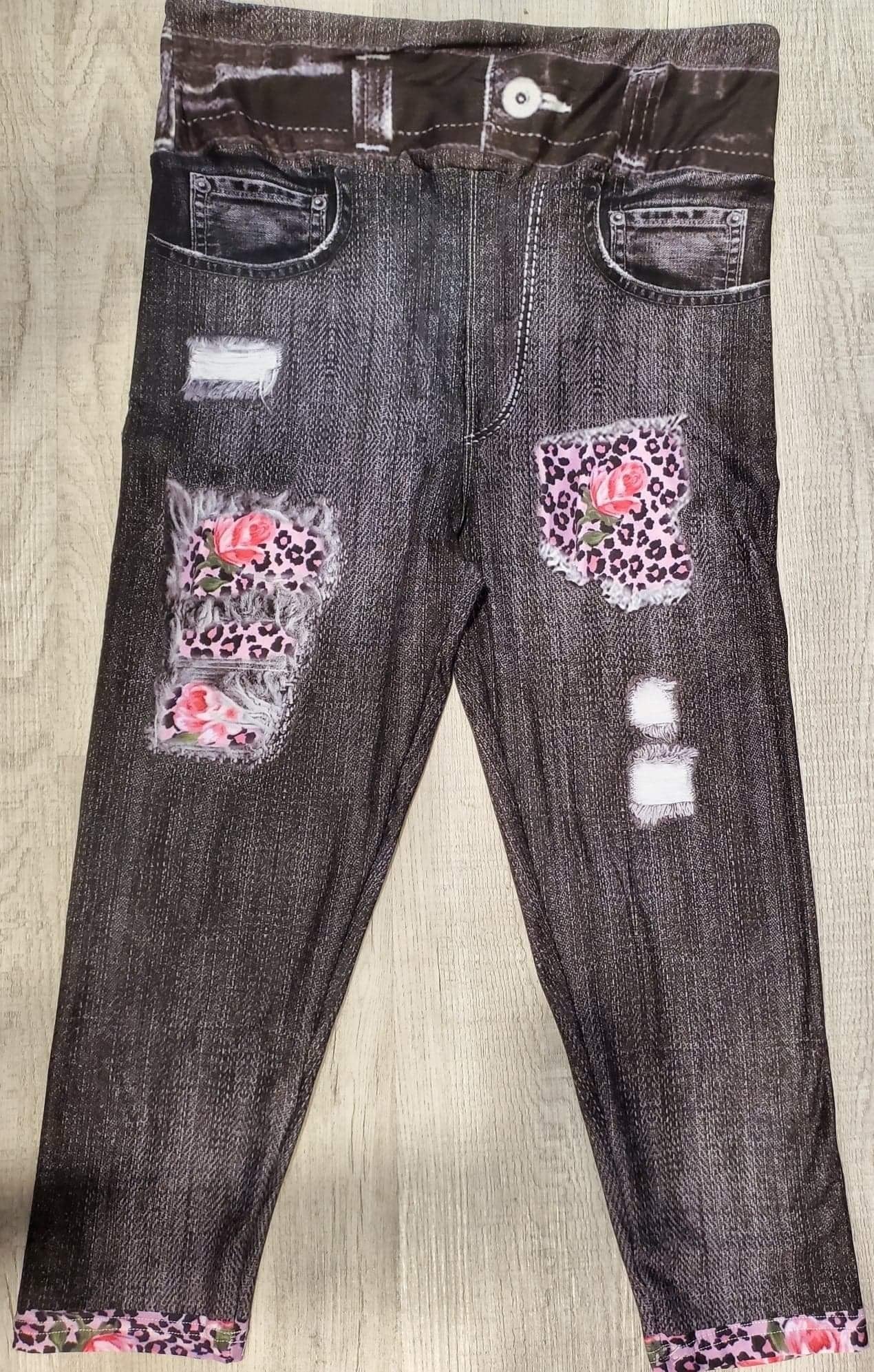 Stylish Black Capri Jegging with Leopard Rose Peek-A-Boo. High Waist, Super Soft and Stretchy!