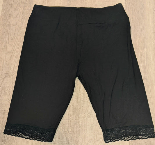 Solid Black Lace Bottom Knee-Length Shorts, Extra Soft, Yoga Band