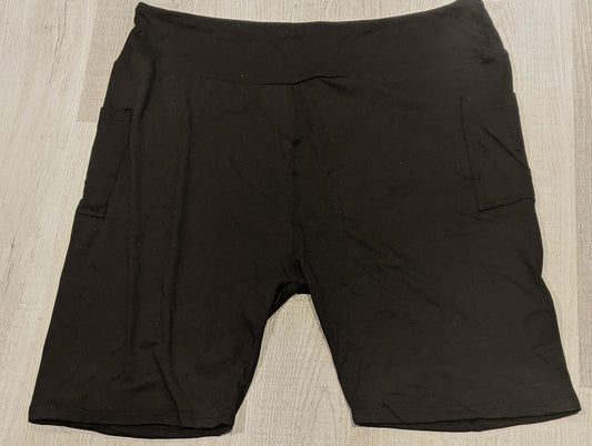 Black Biker Short w/ Pockets, Extra Soft, Yoga Band