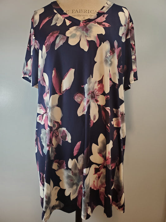 PLUS ONLY Navy Floral V-Neck top, Light Weight and Flowy