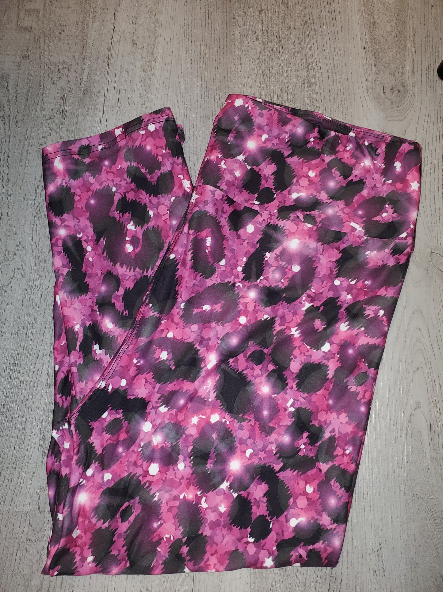 Sparkle Pink Leopard CAPRI, Yoga Band, Extreme Comfort