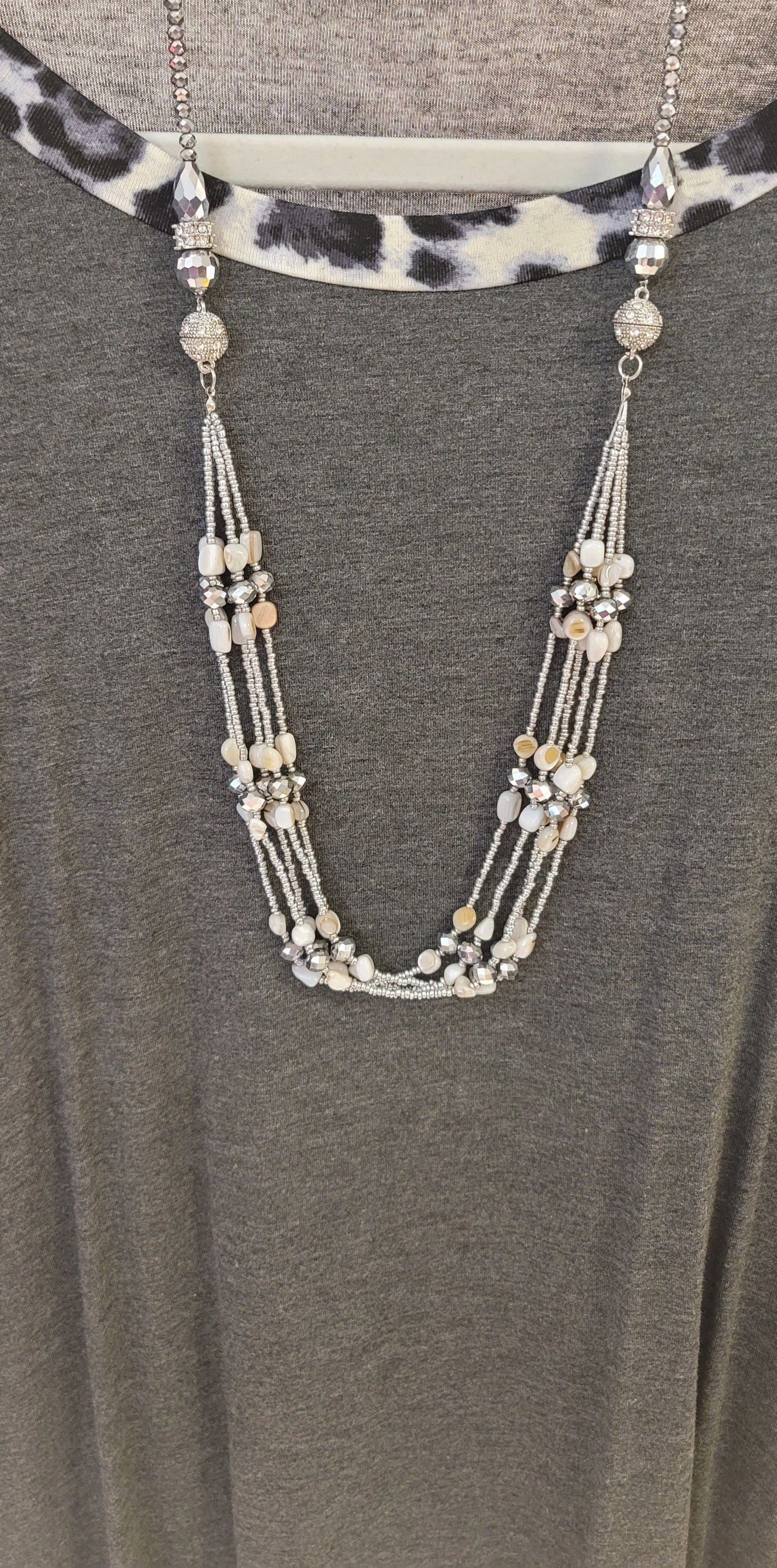 3 IN 1 Beautiful Interchangeable Magnetic Necklace + Matching Earrings. 3 WAYS TO WEAR ONE NECKLACE