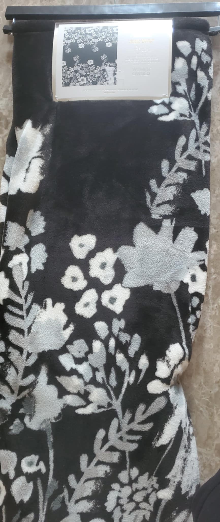 Beautiful Plush Throws 60"x70", Juicy and Other Brands