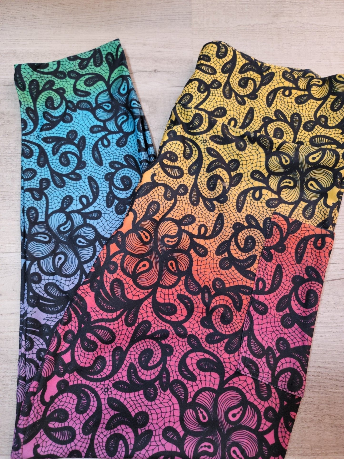 Ombre Lace CAPRIS With Pockets. High Waist, Extra Stretch and Softness.