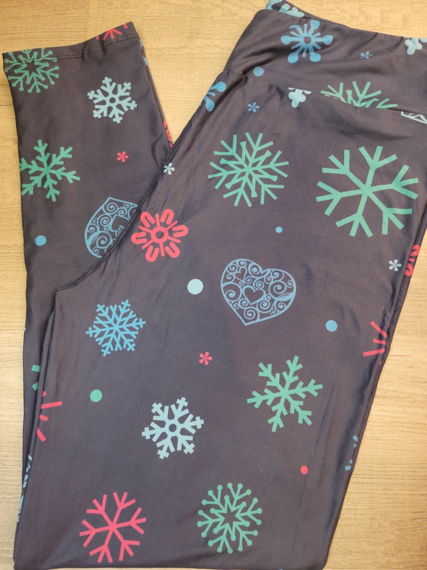 Winter Love! Snowflakes and Hearts Leggings. Hyper Stretch and softness! Yoga Band.