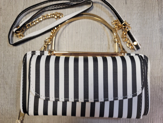 Beautiful Clutch Wallet With Chain Strap Gold-tone hardware Detachable chain shoulder strap