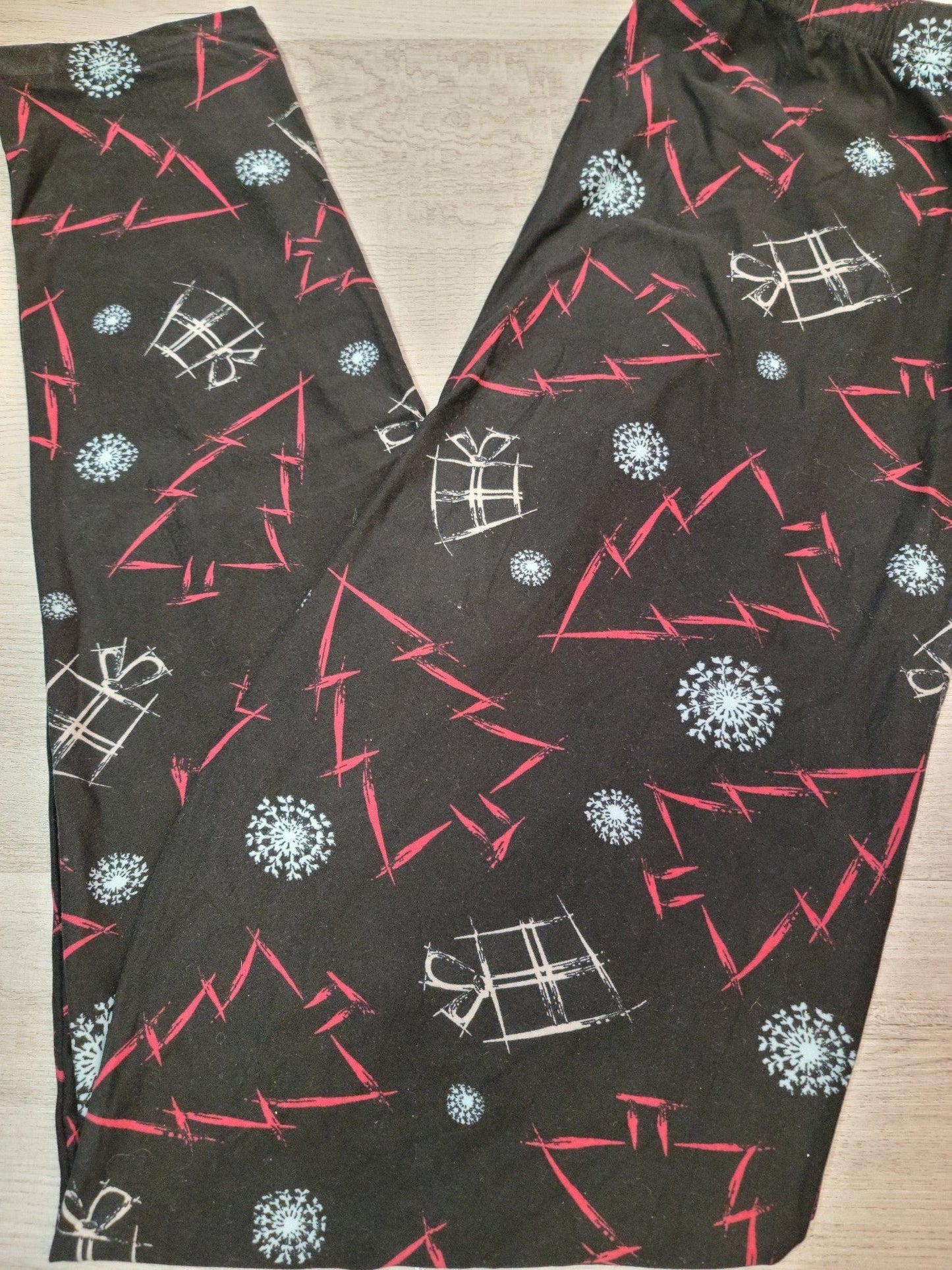 ONLY 3X-5X Left! Christmas Morning! Trees & Presents Leggings